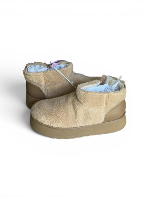 Women's size 11 Wild Fable