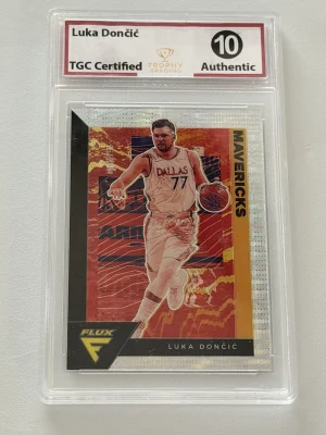 2020-21 Panini Flux - Luka Dončić #37 Pulsar Prizm
